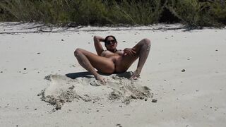 Aspen Rae Nude Twerking On The Beach Video Leaked