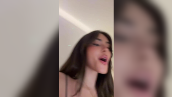 Madison Beer Hot Singer With Big Boobs Teasing Video
