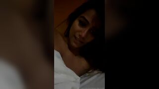 Poonam Pandey Talking to Her Fans While Naked on Bed Onlyfans Video