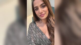 Poonam Pandey Shy Indain Babe Showing Her Tits While Wearing Saree Onlyfans Video