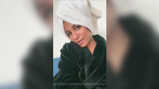 Poonam Pandey Pretty Chick Talking to Her Fans Onlyfans Video