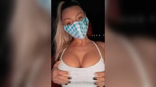 Therealbrittfit Blonde Babe love to Showing off her Natural Tits and Fingering Pussy Onlyfans Video