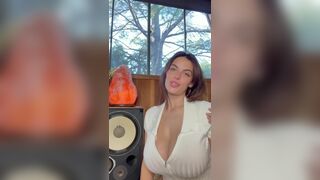 Hot Alexa Pearl Boob Squeeze Onlyfans Video Leaked