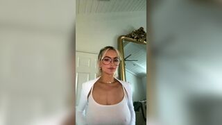 Blonde Nerdy Squeezing and Teasing Her Massive Boobs While Naked in Bathtub Live Video