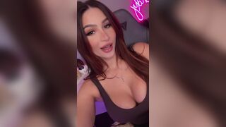 Pretty Girl With Tight Boobs Leaked Video