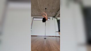 Lusty Chick Doing Hot Pole Dance Video