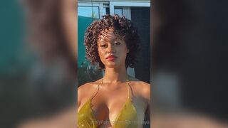 Stormimaya Love to Showing Off her Perfect Tits Onlyfans Video