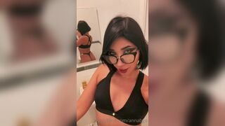 Annabgo Nerdy Babe Rubbing and Fingering Her Juicy Pussy While Naked in Bathroom Onlyfans Video