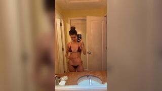 Sydneyvmayy Hot OnlyFans Model Teasing While Wearing Bikini Video