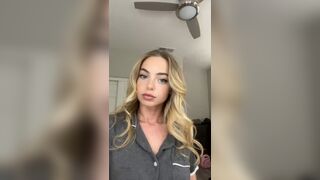 Sexy Blondie Nipple Slip While Streaming Leaked Video
