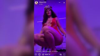 Kinz Naughty Hoe Love to Twerking and Showing her Bubble Butt in Live Stream Video