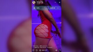 Kinz Naughty Hoe Love to Twerking and Showing her Bubble Butt in Live Stream Video