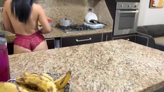 Homemade porn in the kitchen