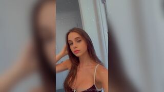 Hailey Love to Showing Off her Sexy Figure on Cam Onlyfans Video