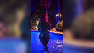 CoCo Sexy Bitch Gets Naked And Teasing By The Pool OnlyFans Video