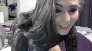 Arianamarie Gorgeous Babe Booty Slap and Strip Tease in Live Video