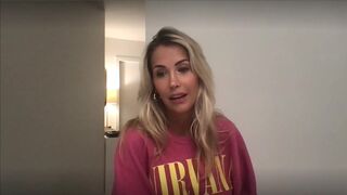 Kiki passo Blonde Beauty Talking to Her Fans Leaked Live Stream Video