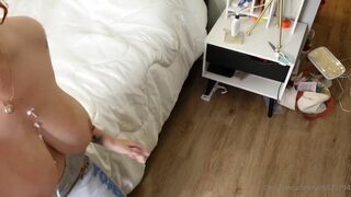 Laura Marie Getting Sensual Tit Fuck till he Cums Onlyfans Video
