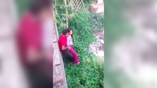 Filmed neighbor lovers secretly fucking under the guise of wall compound
 Indian Video