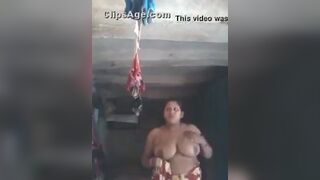 Neighbor sister-in-law records her milk-filled pots like boobs
 Indian Video