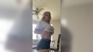 Thekylieshay Teasing And Squeezing Nipples Onlyfans Video