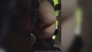 Maddiexmyles Fucks Her Bf Outdoor After a Giving Head On Car Onlyfans Video