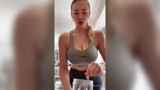 Awsomeantjay Juicy babe With Huge Big Boobs Making Herself a Drink Onlyfans Video