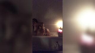 Curvy Babe Teasing Herself On the Bathtub Cam Video