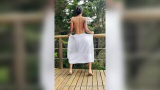 Malejandraq Teasing Her Sexy Body Outdoor Onlyfans Video