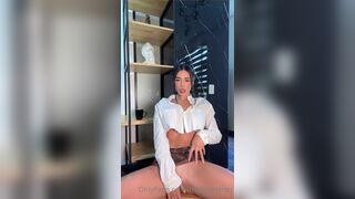 Malejandraq Exposed her Curvy Tits and Spread Legs to Shows Pussy Onlyfans Video