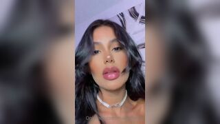 Malejandraq Bruunette Babe Doing Tiktok Onlyfans Video