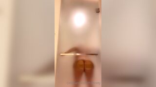 Francety Exposed her Big Booty While Naked in Bathroom Onlyfans Video