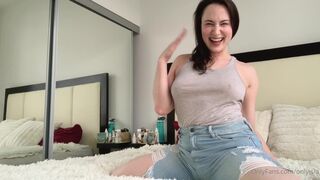 OnlyIsla Teasing Horny Nipples While Dancing And Shows Nude Ass Onlyfans Video