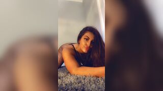 Jessthebby Shakes Her Thick Booty Wearing Lingerie Onlyfans Video
