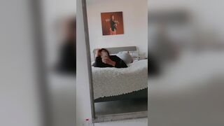 Jessthebby Shows her Curvy Ass While Laying on Bed Onlyfans Video