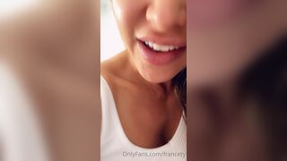 Francety Shows her Nude Pic to her Fans in Live Onlyfans Video