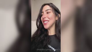 Gummies15 Naughty Talking to her Fans in Live Onlyfans Video