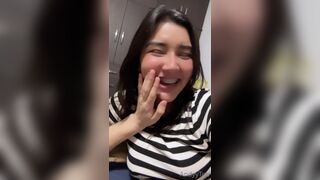 Andyytok Let a Guys Squeezes her Soft Tits on Cam Video