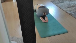 Raileydiesel Horny Girl Fucked Doggystyle While Doing Yoga OnlyFans Video
