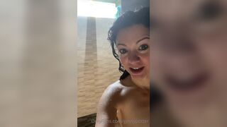 Ginnypotter Talking to Her Fans While Naked in Bathroom Onlyfans Video