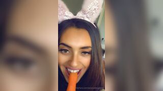 Jessicadouglas69 Naughty Baby Enjoy Sucking a Dildo on Cam Onlyfans Video
