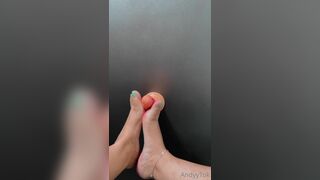 Andyytok Giving Foot Massage To Dildo While Moaning Leaked Video