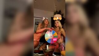 Sarairollins Shows Big Tits With Her Friend And Kissing Thick Booty While Streaming Onlyfans Video