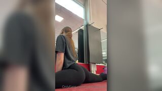 Saraahh.jesss Hot Bitch Stretching In The Gym OnlyFans Video