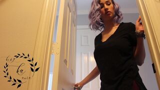 Auroraxoxo Beautiful Girl With Massive Tits Teasing a Dildo With Them in Live Video