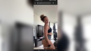 KarlyeTaylor Shaking And Twerking Booty Onlyfans Video