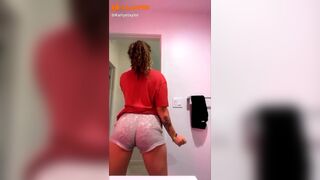 KarlyeTaylor Ass Clapping Wearing Tight Short Video