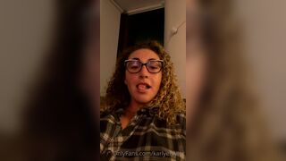 KarlyeTaylor Showing her Tongue Skill in Live Onlyfans Video