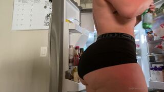 Sophie Eloise Busty Milf reveals her Big Ass and Nipples Onlyfans Video