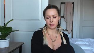 Texasthicc Talking to Her Fans Live Stream Onlyfans Video